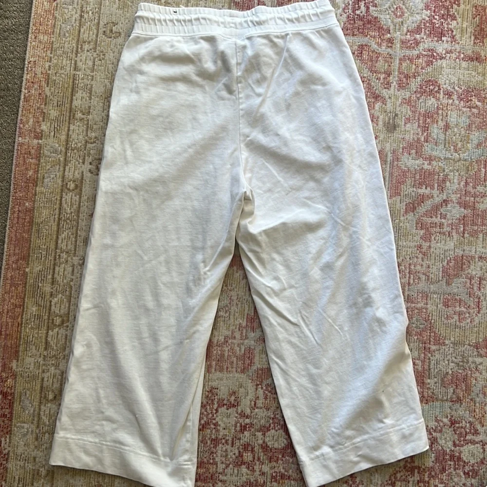 Nike White Cropped Sweatpants - Picture 6 of 8